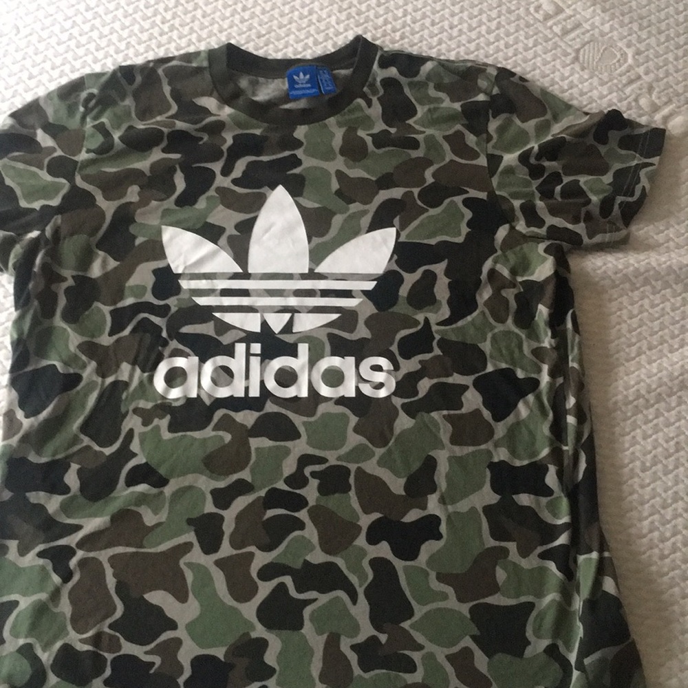 Men’s Adidas shirt